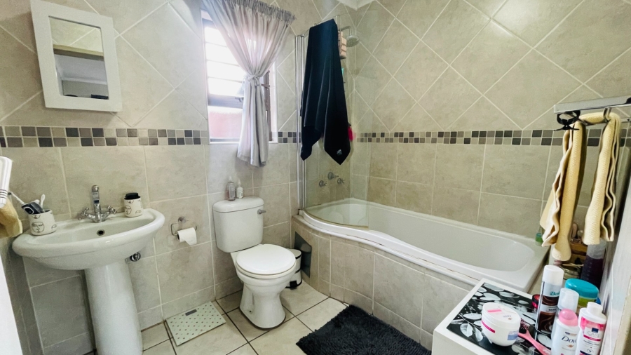 2 Bedroom Property for Sale in Potchefstroom North West